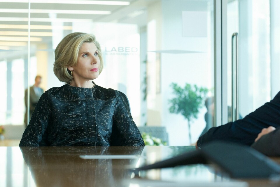Diane Lockhart (Christine Baranski) ble forfremmet fra bifigur i den ene advokatserien til hovedperson i den neste. as Diane Lockhart. Diane Lockhart (Christine Baranski) ble forfremmet fra bifigur i den ene advokatserien til hovedperson i den neste. as Diane Lockhart.
