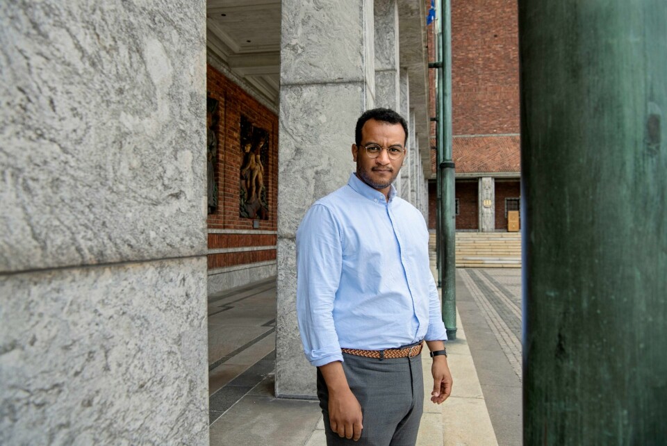 Omar Samy Gamal, byråd for kultur, idrett og frivillighet åpner lommeboka for nytt, mildertidig bibliotek på Mortensrud. Omar Samy Gamal, byråd for kultur, idrett og frivillighet åpner lommeboka for nytt, mildertidig bibliotek på Mortensrud.