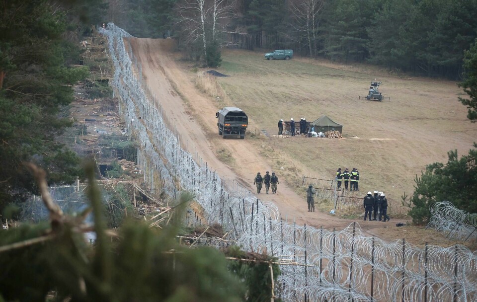 Oversiktsbilde viser en forlatt migrantleir på hviterussisk side av grensen mot Polen torsdag. Oversiktsbilde viser en forlatt migrantleir på hviterussisk side av grensen mot Polen torsdag. Foto: Leonid Shcheglov / BelTA via AP / NTB
