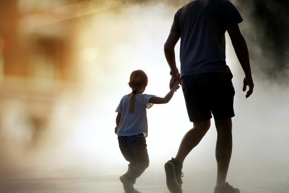 Sosioøkonomiske forhold henger sammen med stress innad i familien, og er utfordringer som kan påvirke barnets livssituasjon, skriver innleggsforfatterne. Sosioøkonomiske forhold henger sammen med stress innad i familien, og er utfordringer som kan påvirke barnets livssituasjon, skriver innleggsforfatterne.