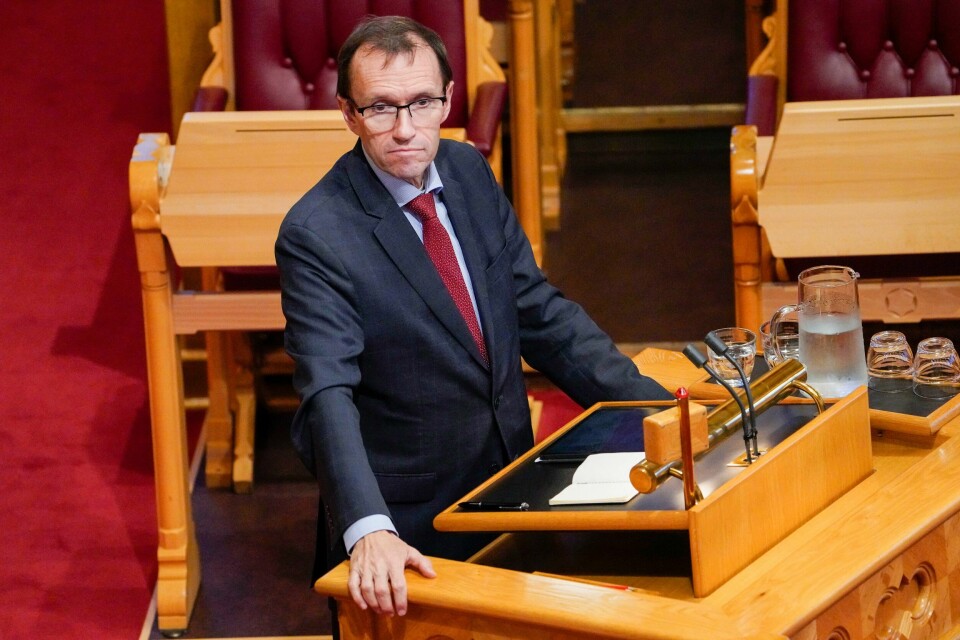 Klima- og miljøminister Espen Barth Eide møtte SVs Lars Haltbrekken i Stortingets spørretime onsdag: Åssen i alle dager klart dokker det? Oslo 20201117. Klima- og miljøminister Espen Barth Eide under Stortingets spørretime onsdagFoto: Terje Bendiksby / NTB