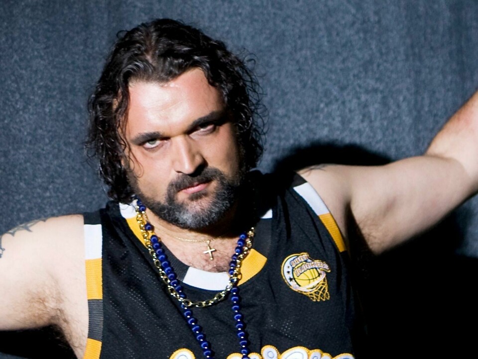 Hans-Erik Dyvik Husby alias Hank von Helvete premiereklar som Jesus i Jesus Christ Superstar på Det Norske Teatret i 2009. Hans-Erik Dyvik Husby alias Hank von Helvete premiereklar som Jesus i Jesus Christ Superstar på Det Norske Teatret i 2009.