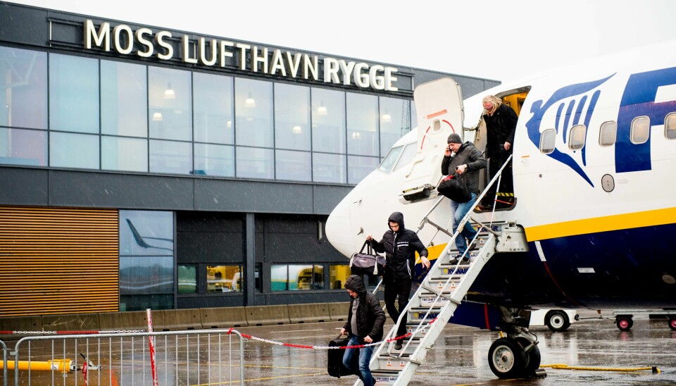 Moss lufthavn Rygge ble nedlagt i 2016. Siden da har flyplassen blitt overtatt av Jotunfjell Partners, som nå prøver å selge terminalbygget. Moss lufthavn Rygge ble nedlagt i 2016. Siden da har flyplassen blitt overtatt av Jotunfjell Partners, som nå prøver å selge terminalbygget.