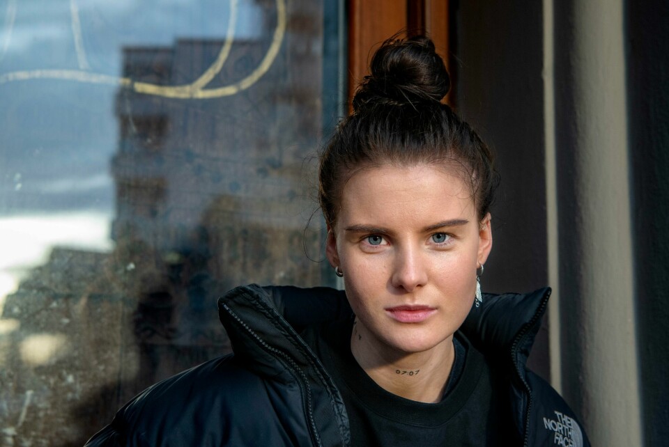 Ash Olsen (22) fra Fredrikstad er denne helgen aktuell med både debut-EP og P3 Gull, hvor hun kan vinne prisen for årets nykommer. Ash Olsen. Musiker og artist.