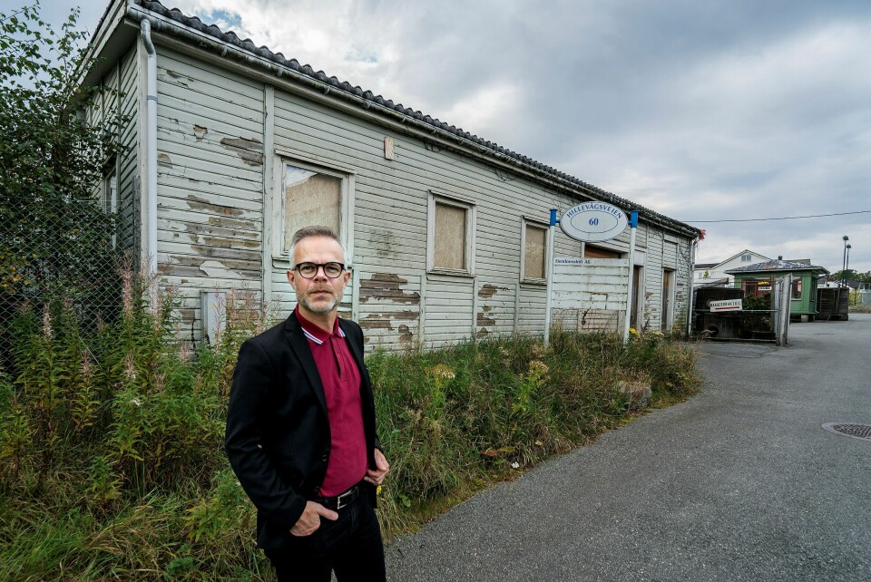 Tore Renberg iHillevåg, der handlingen i hans populære romaner om Teksas-gjengen utspiller seg. Tore Renberg på Hillevåg i Stavanger, der handlingen i hans populære romaner om Teksas-gjengen utspiller seg. September 2017