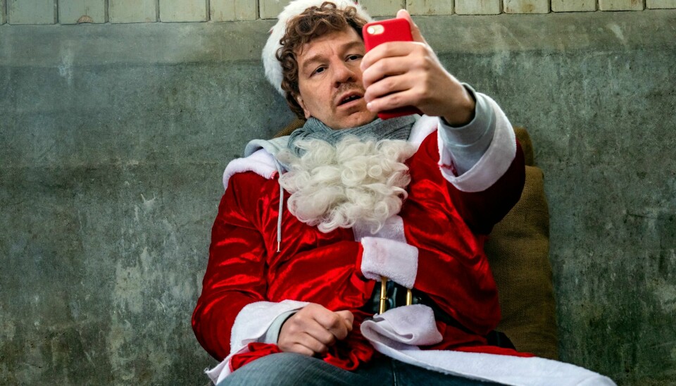 Nykommeren Jørn Stian Tvedt, Espen Eckbos egen kommentar til blackface-kritikken knyttet til hans karakter Ernst Øyvind Tvedt i «Nissene over skog og hei» i desember i fjor. Nykommeren Jørn Stian Tvedt, Espen Eckbos egen kommentar til blackface-kritikken knyttet til hans karakter Ernst Øyvind Tvedt i «Nissene over skog og hei» i desember i fjor.