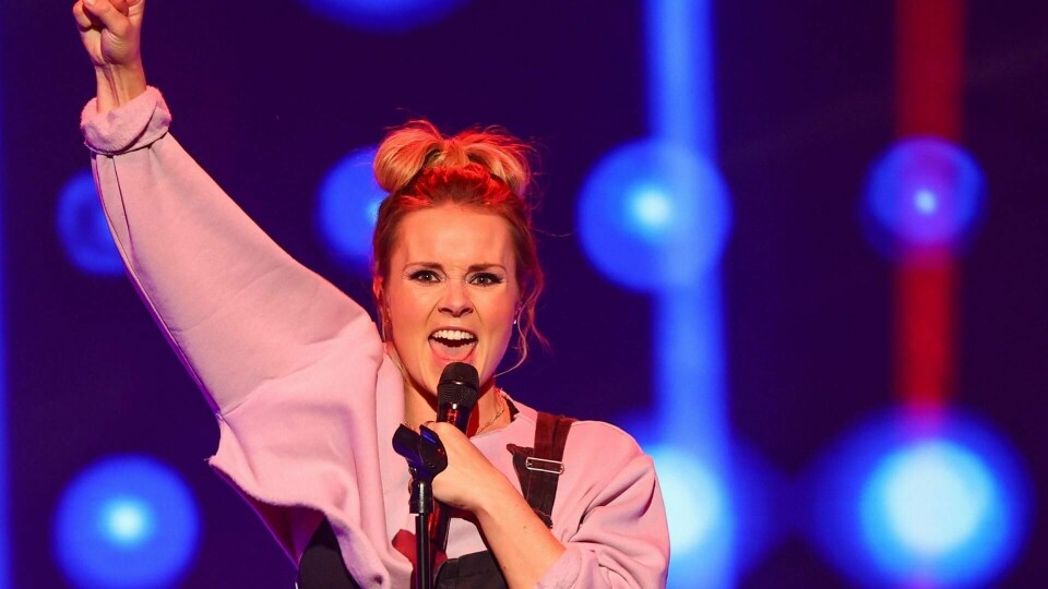 Helene Olafsen under fremføring av låta «Svensk i kväll» på «Norges nye megahit» Helene Olafsen under fremføring av låta «Svensk i kväll» på «Norges nye megahit» på TV2.
