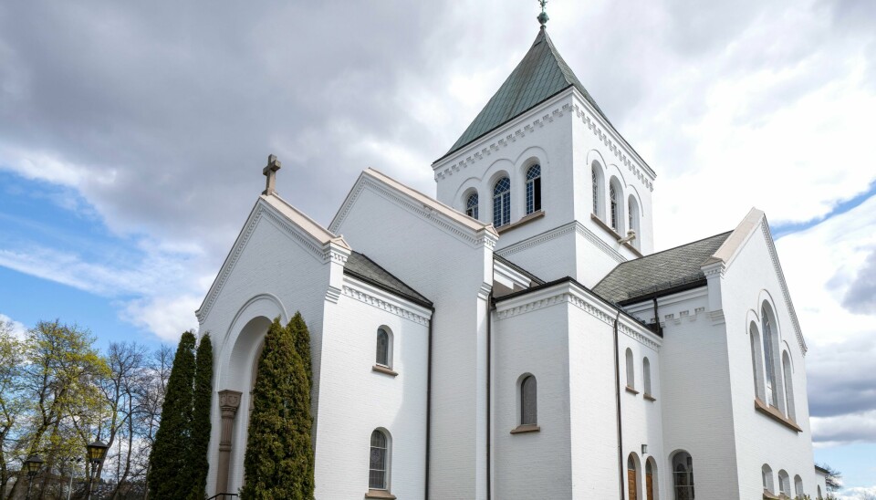 Det kan bli kalde kirkerom i Oslo i julen for å holde strømkostnadene nede. Her Ullern kirke. Ullern kirke. Foto: Gorm Kallestad / NTB