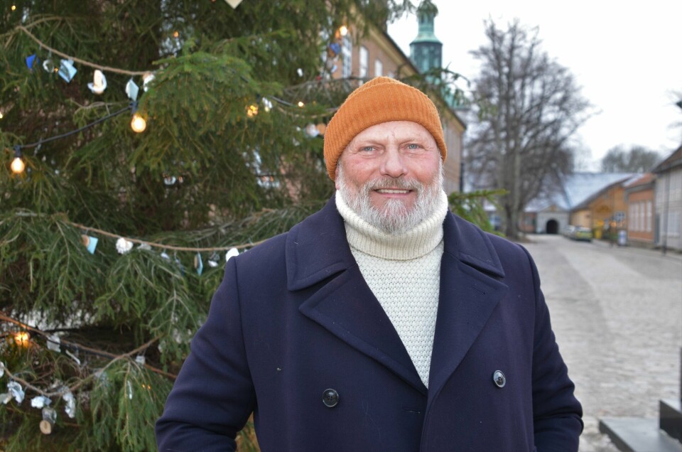 – Vi digger at Gamlebyen i Fredrikstad er så moderne og frampå at de var med på ideen om ett miljøjuletre, sier Sten Helberg. – Vi digger at Gamlebyen i Fredrikstad er så moderne og frampå at de var med på ideen om ett miljøjuletre, sier Sten Helberg.