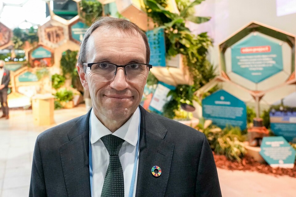 – De fleste produktene vi kjøper er produsert i andre land, og stoffene blir spredd over landegrensene med både hav- og luftstrømmer. Derfor er det viktig å arbeide for felles internasjonale tiltak, påpeker klima- og miljøminister Espen Barth Eide (Ap). – De fleste produktene vi kjøper er produsert i andre land, og stoffene blir spredd over landegrensene med både hav- og luftstrømmer. Derfor er det viktig å arbeide for felles internasjonale tiltak, påpeker klima- og miljøminister Espen Barth Eide (Ap).