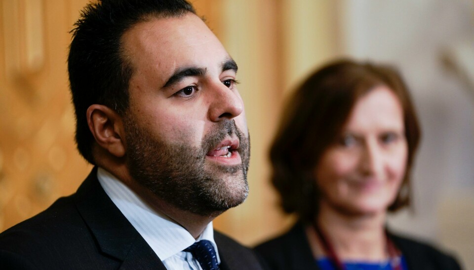 Stortingspresident Masud Gharahkhani (Ap) og Stortingets direktør Marianne Andreassen. .