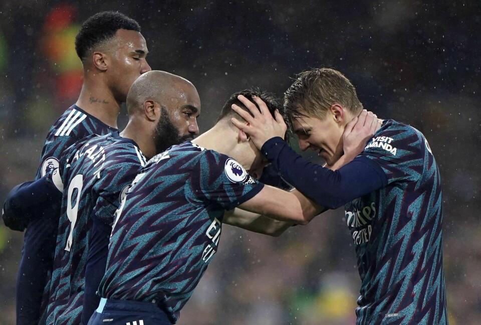 Arsenals Kieran Tierney og Martin Ødegaard jubler for scoring. Arsenals Kieran Tierney og Martin Ødegaard jubler for scoring. Foto: Joe Giddens/PA via AP / NTB