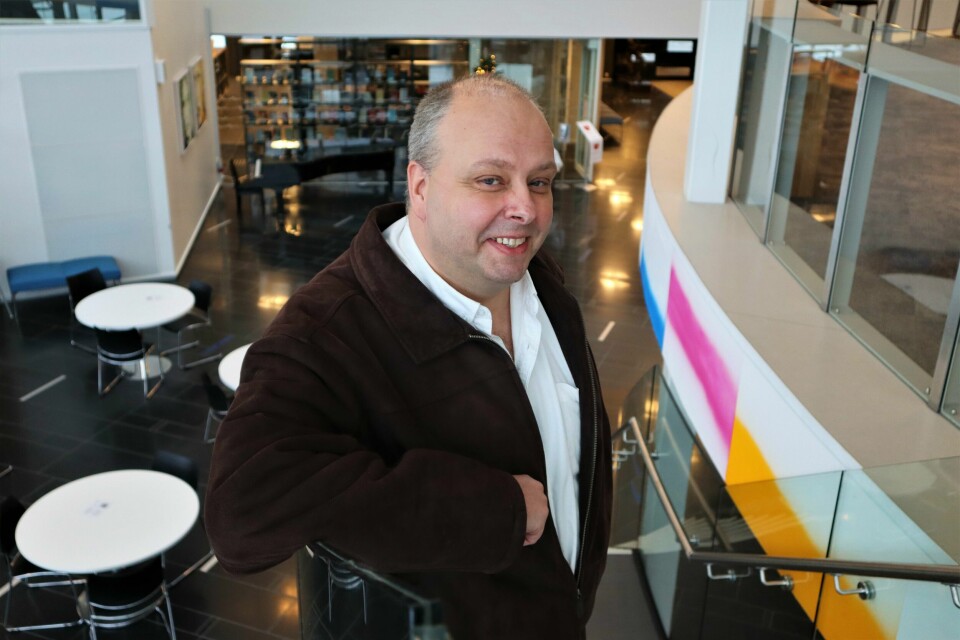 Ved inngangen til 2021 var professor Stig Jarle Hansen fra Drammen så forutseende, at han gjettet riktig på 26 av 30 spørsmål om hva som skulle skje i løpet av det kommende året. Ved inngangen til 2021 var professor Stig Jarle Hansen fra Drammen så forutseende, at han gjettet riktig på 26 av 30 spørsmål om hva som skulle skje i løpet av året.