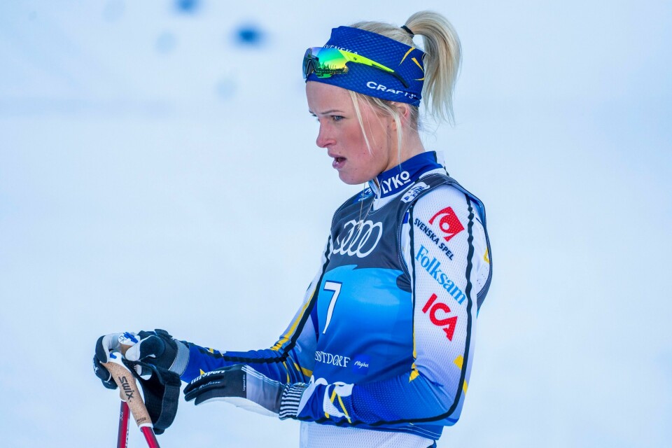 Frida Karlsson dropper verdenscuprenn for å satse alt mot VM i sesongen som kommer. Frida Karlsson forlater Tour de Ski. Foto: Terje Pedersen / NTB