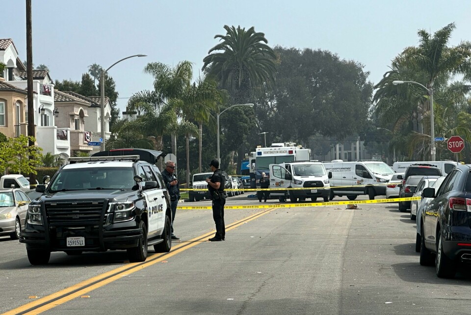 En 26 år gammel mistenkt gjerningsperson med adresse i Huntington Beach er pågrepet og siktet for drap og drapsforsøk. En 26 år gammel mistenkt gjerningsperson med adresse i Huntington Beach er pågrepet og siktet for drap og drapsforsøk. Foto: Eugene Garcia / AP / NTB
