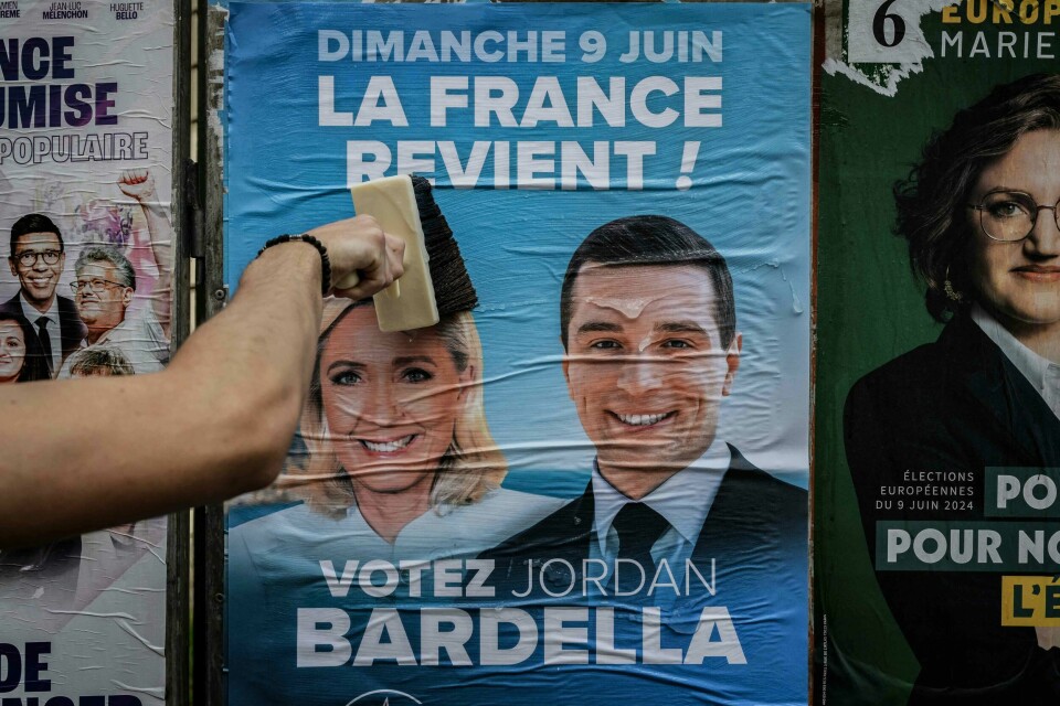 Nasjonal samling, med Marine Le Pen og statsministerkandidat Jordan Bardella, ligger ifølge målinger ikke an til å få reint flertall i den franske nasjonalforsamlingen. Nasjonal samling, med Marine Le Pen og statsministerkandidat Jordan Bardella, ligger ifølge målinger ikke an til å få reint flertall i den franske nasjonalforsamlingen.