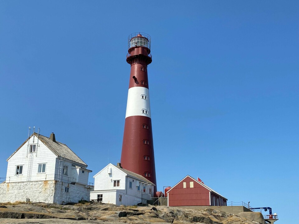 Færder fyrlys rager 47 meter over havflaten. Du ser det fra Spjærøys høyeste topp, men det er langt lavere enn det planlagte hotellet på Sand, skriver Vesterøy-beboer Gunn Hedberg. Færder fyrlys rager 47 meter over havflaten. Du ser det fra Spjærøys høyeste topp, men det er langt lavere enn det planlagte hotellet på Sand, skriver Vesterøy-beboer Gunn Hedberg.