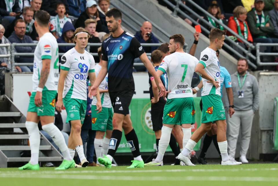 Fredrik Sjølstad ble utvist, men HamKam klarte å sikre seg uavgjort hjemme mot Tromsø. Fredrik Sjølstad ble utvist, men HamKam klarte å sikre seg uavgjort hjemme mot Tromsø. Foto: Geir Olsen / NTB