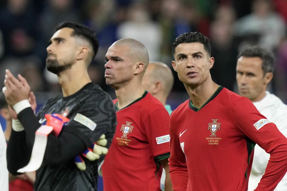 Cristiano Ronaldo og Portugal røk ut av fotball-EM fredag kveld. Cristiano Ronaldo og Portugal røk ut av fotball-EM fredag kveld. Foto: Martin Meissner / AP / NTB