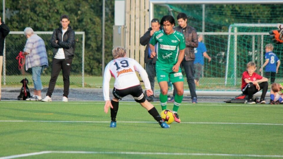 Jefferson Lindal og Brodd tok en meget viktig borteseier mot Hinna fredag kveld. Lindal scoret de grønnkleddes andre mål for kvelden. Her er han fra en tidligere kamp hjemme på Midjord tidligere i sesongen. Foto: Pål Karstensen.