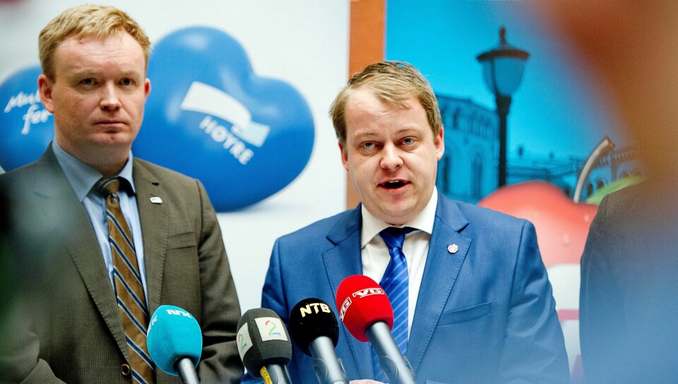 Frps Erlend Wiborg godtar ikke kunnskapsminister Torbjørn Røe Isaksens forslag om å fjerne den ekstra ferieuken for seniorer. – Det er et feilsteg, sier han.