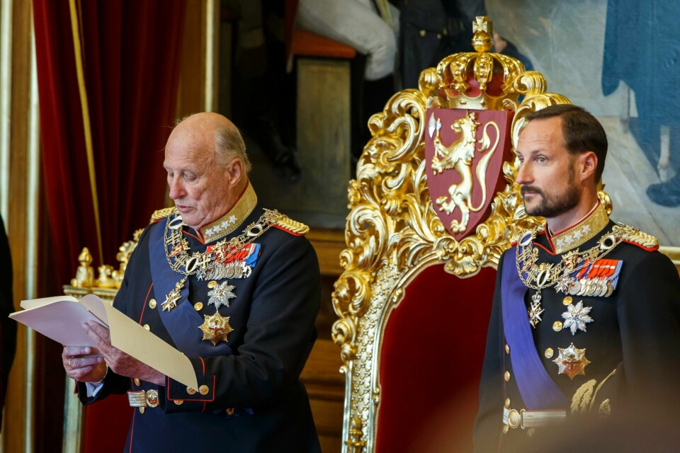 Regjeringen å endre regelverket, slik at praksisen med å bruke hoffets midler til private oppgaver nå blir lov. FOTO: HEIKO JUNGE/NTB SCANPIX