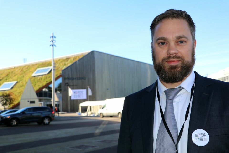 Herbjørn Tjeltveit, daglig leder av Nordic Edge, er storfornøyd med det andre Nordic Edge. Konferansen og utstillingen har vokst i rekordfart, fra 500 til 2100 deltakere. Neste år tror Tjeltveit at besøkstallet skal nå 4000-tallet. Foto: Arne Birkemo Herbjørn Tjeltveit, daglig leder av Nordic Edge, er storfornøyd med det andre Nordic Edge. Konferansen og utstillingen har vokst i rekordfart, fra 500 til 2100 deltakere. Neste år tror Tjeltveit at besøkstallet skal nå 4000-tallet. Foto: Arne Birkemo