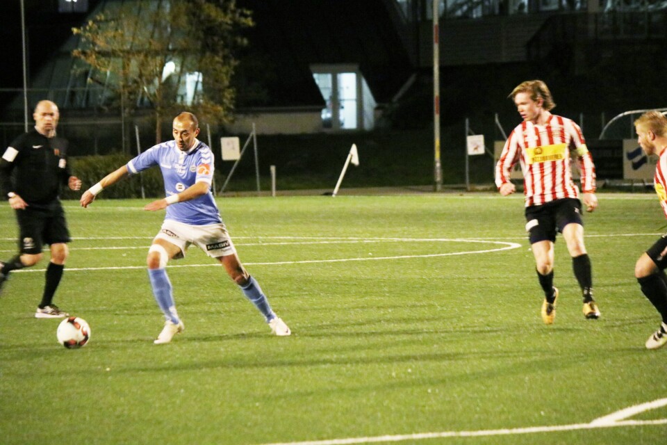 Bojan Zajic kom i begivenhetens søkelys da han i følge dommer Terje Olsen skal ha slått han på hånda etter selv å ha fått et frispark. Det gjorde at serberen ble utvist 25 minutter etter at han kom inn. Foto: Pål Karstensen. Bojan Zajic kom i begivenhetens søkelys da han i følge dommer Terje Olsen skal ha slått han på hånda etter selv å ha fått et frispark. Det gjorde at serberen ble utvist 25 minutter etter at han kom inn. Foto: Pål Karstensen.
