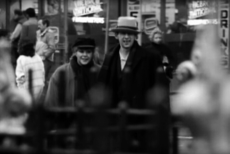 Kirsty MacColl og Shane MacGowan på gata i New York i videoen til «Fairytale Of New York». Kirsty MacColl og Shane MacGowan på gata i New York i videoen til «Fairytale Of New York».