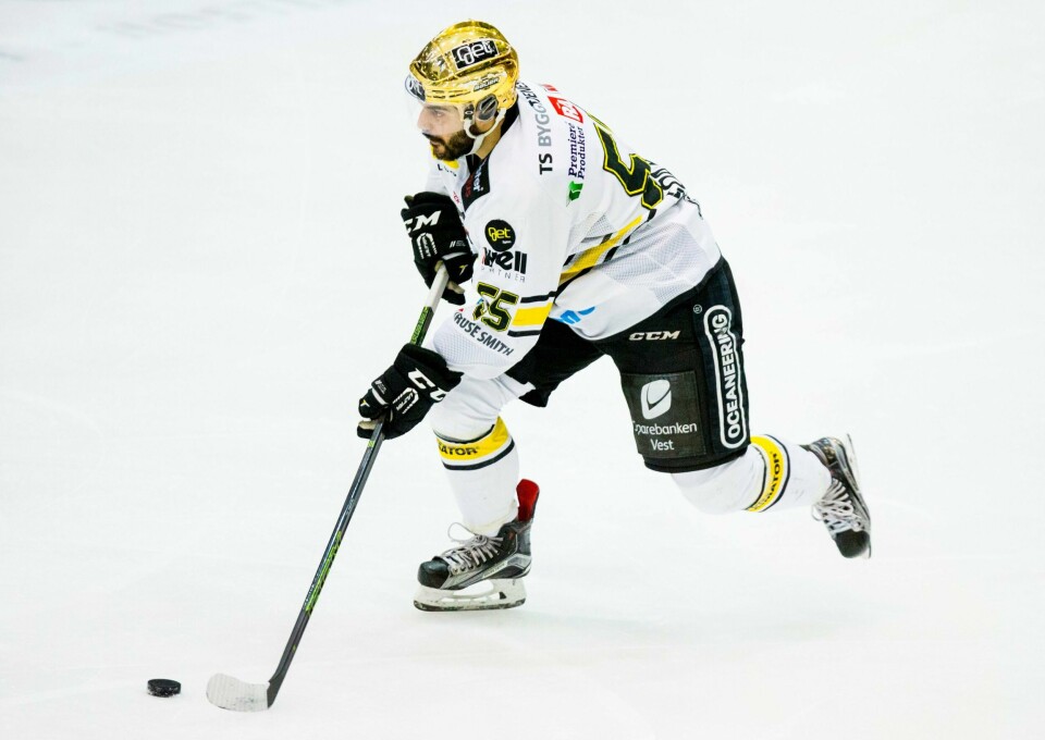 Josh Soares var tilbake på isen etter karantene og satte 3–2 målet i toppduellen mot Lillehammer med fem minutter igjen å spille. Foto: Vegard Wivestad Grøtt / NTB scanpix