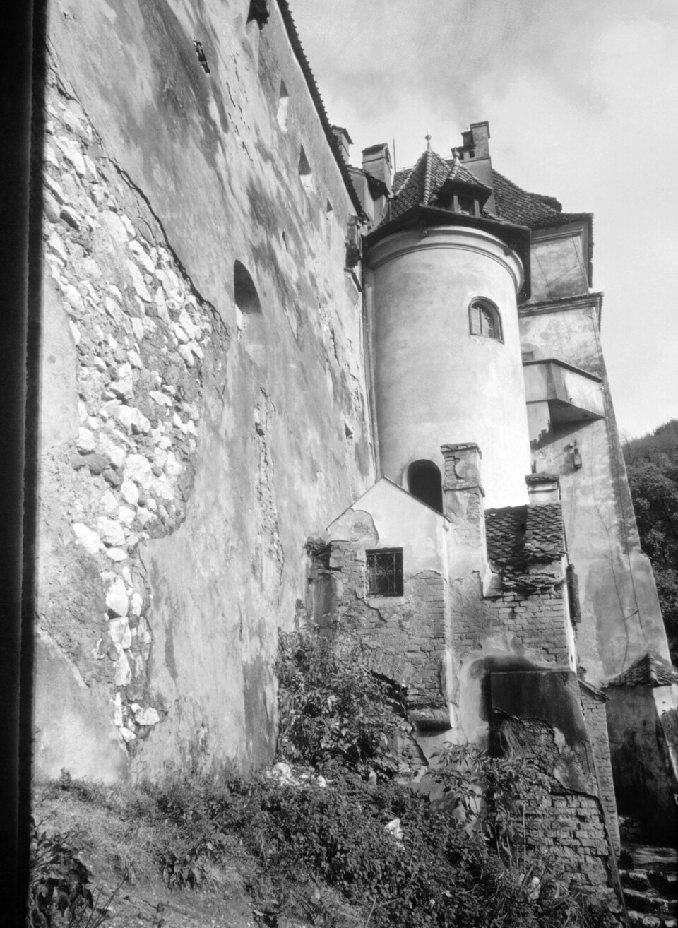 Transylvania, in Romania, Oct. 28, 1987. The various textures and architectural details make it appear to be the perfect setting for Count Dracula, so tourists have adopted the castle as Dracula's own. (AP Photo/Richard Clement) Transylvania, in Romania, Oct. 28, 1987. The various textures and architectural details make it appear to be the perfect setting for Count Dracula, so tourists have adopted the castle as Dracula's own. (AP Photo/Richard Clement)