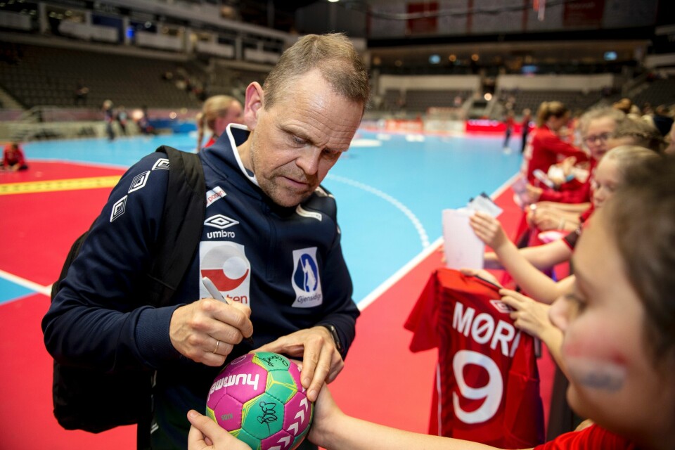 Norges landsslagssjef Thorir Hergeirsson er på sporet av noe stort, da han ledet håndballjentene til tre strake seire i Møbelringen Cup i helgen. Foto: Carina Johansen / NTB Scanpix. Norges landsslagssjef Thorir Hergeirsson er på sporet av noe stort, da han ledet håndballjentene til tre strake seire i Møbelringen Cup i helgen. Foto: Carina Johansen / NTB Scanpix.