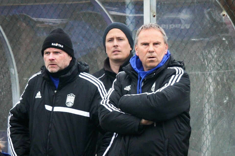 Geir Lunde har forlenget avtalen med Tasta og sagt nei til Vidar. Her er han fra tiden som Madla-trener. Foto: Frode Olsen