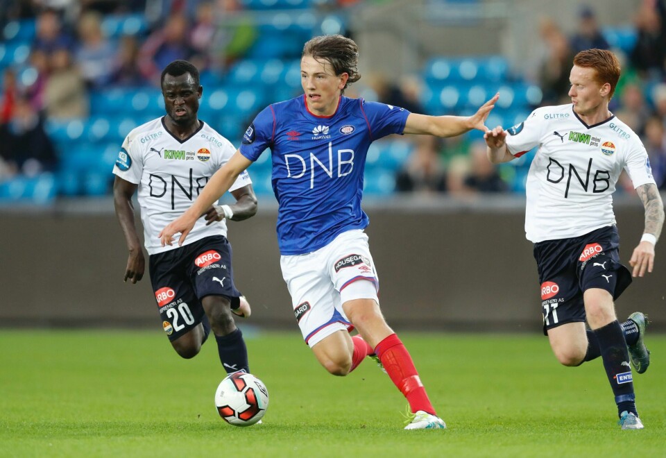 Sander Berge i aksjon mot Strømsgodset i høstens oppgjør på Ullevaal stadion.