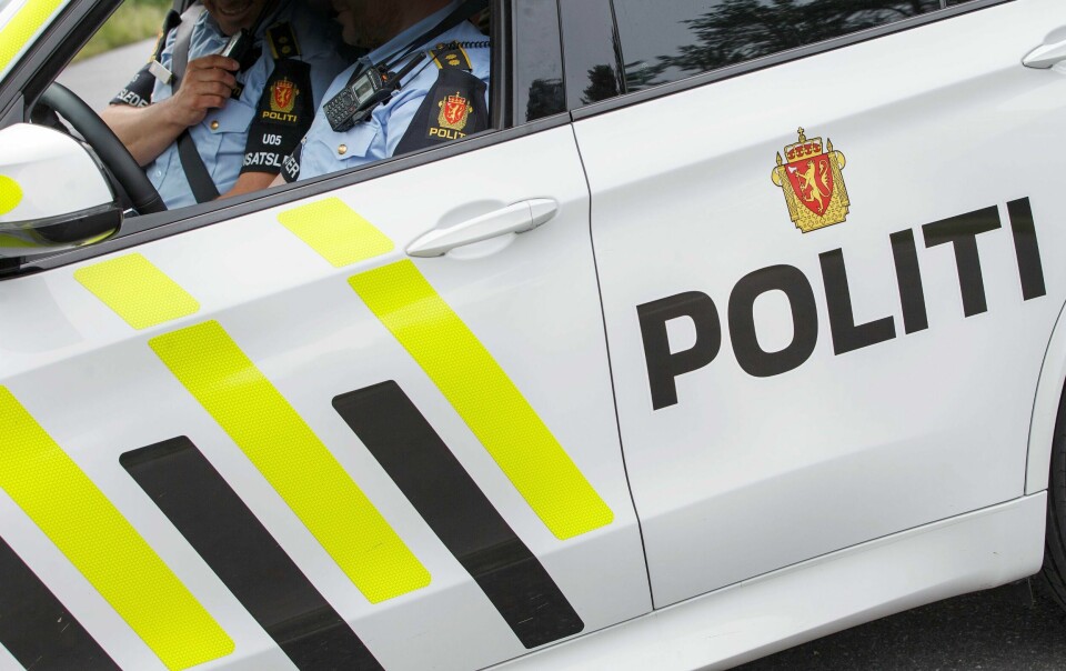 Forsterker og kontanter stjålet fra bolig