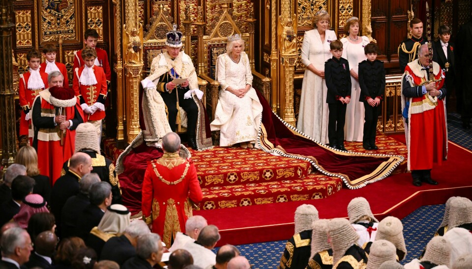 Åpningen av parlamentet den viktigste seremonielle begivenheten for det britiske parlamentet. Her leser Kong Charles en tale i Parlamentet i november 2023. Åpningen av parlamentet den viktigste seremonielle begivenheten for det britiske parlamentet. Her leser Kong Charles en tale i Parlamentet i november 2023. Foto: Leon Neal / Pool / AP / NTB