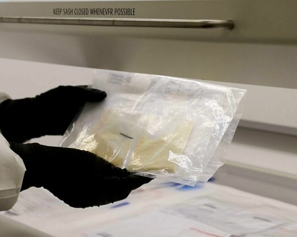 Beslag gjort av tollvesenet av Nitazener i fjor. Nitazener er syntetiske opioider som kan være vesentlig sterkere enn fentanyl og opptil 1000 ganger mer potente enn morfin. Nå skal tollere kunne gi advarsler til rusavhengige om at potente stoffer som dette finnes på markedet. De siste månedene har Tolletaten gjort flere beslag av nitazener. Nitazener er syntetiske opioider som kan være vesentlig sterkere enn fentanyl og opptil 1000 ganger mer potente enn morfin. Foto: Tolletaten / NTB