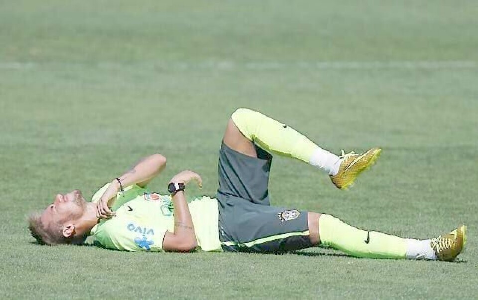 Neymar har leget sin lår- og leggskade de siste dagene. Skrekkbildet er at han skal bli skadet.FOTO: MARCELO RUEGA/NTB SCANPIX