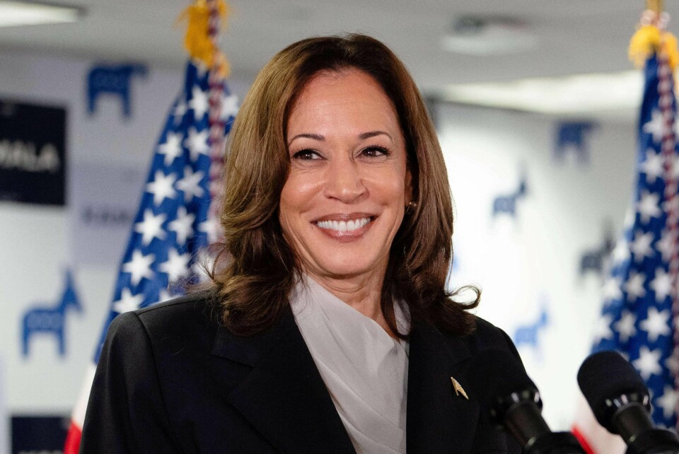 Kamala Harris har vært visepresident i USA siden Joe Bidens valgseier i 2020. Nå vil hun selv ta over roret etter 2024-valget om få måneder. US Vice President and Democratic presidential candidate Kamala Harris speaks at her campaign headquarters in Wilmington, Delaware, on July 22, 2024. Harris on Monday compared her election rival Donald Trump to 'predators' and 'cheaters,' as she attacked the first former US leader to be convicted of a crime. (Photo by Erin SCHAFF / POOL / AFP)