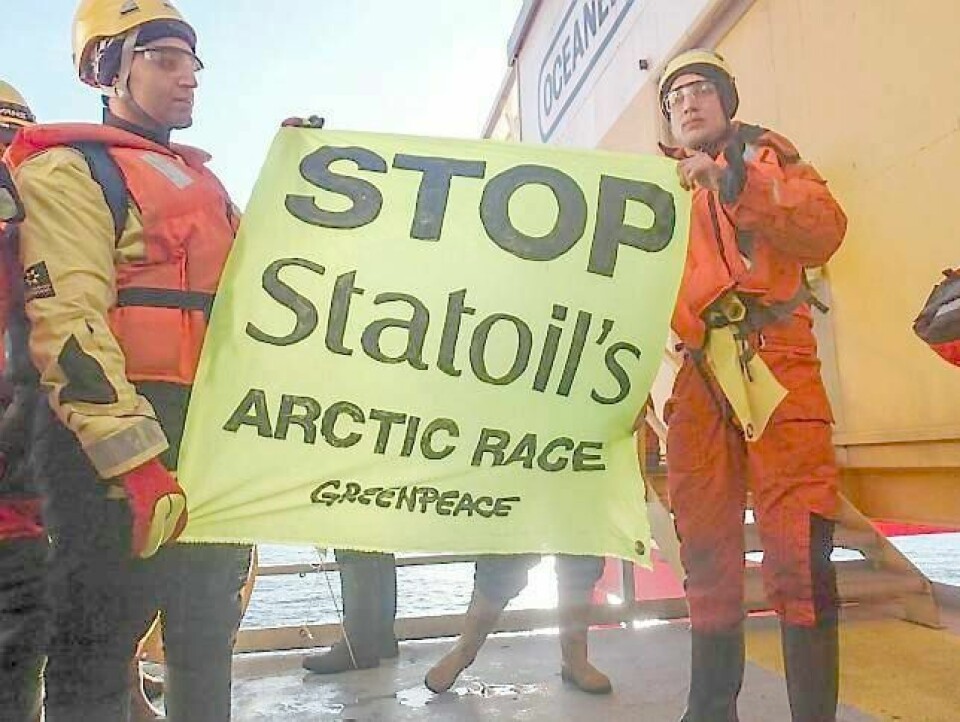 Flere av leteområdene i Barentshavet er omdiskutert. Senest i mai ble en av oljeriggene i Barentshavet ble kuppet av Greenpeace, som protesterte mot prøveboring nær Bjørnøya. FOTO: GREENPEACE/NTB SCANPIX