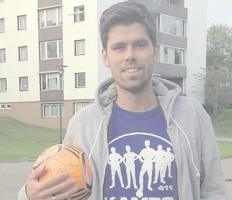 Knut Grønna (31) arrangerer futsalturneringer på Kambo hvert år. Støtter veldedigheter i Afrika, primært Zambia. FOTO: PRIVAT
