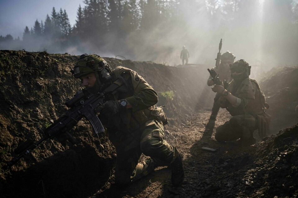 Heimevernet trener ukrainske soldater i Norge. Gjennom et intensivt kurs blir de ukrainske soldatene klare til kamp mot Russland. Kan vi se for oss noe lignende for å øke vår egen beredskap, spør vår spaltist. Heimevernet trener ukrainske soldater i Norge. Gjennom et intensivt kurs blir de ukrainske soldatene klare til kamp mot Russland. Kan vi se for oss noe lignende for å øke vår egen beredskap, spør vår spaltist.