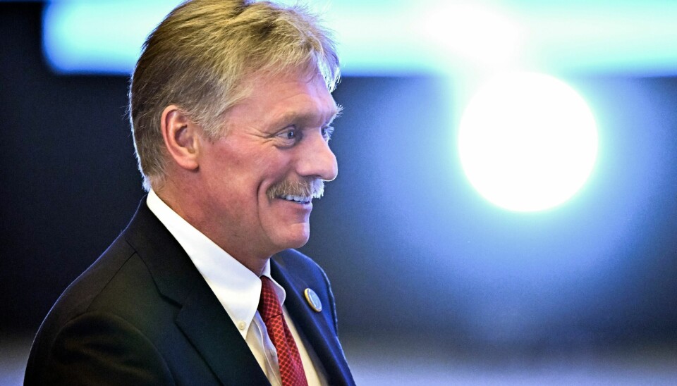Dmitrij Peskov er både Kremls og Vladimir Putins talsperson. Kremls talsmann Dmitrij Peskov mener at Natos medlemsland provoserer Ukraina til å fortsette krigen. Arkivfoto: Sergei Bobylev / Sputnik via AP / NTB