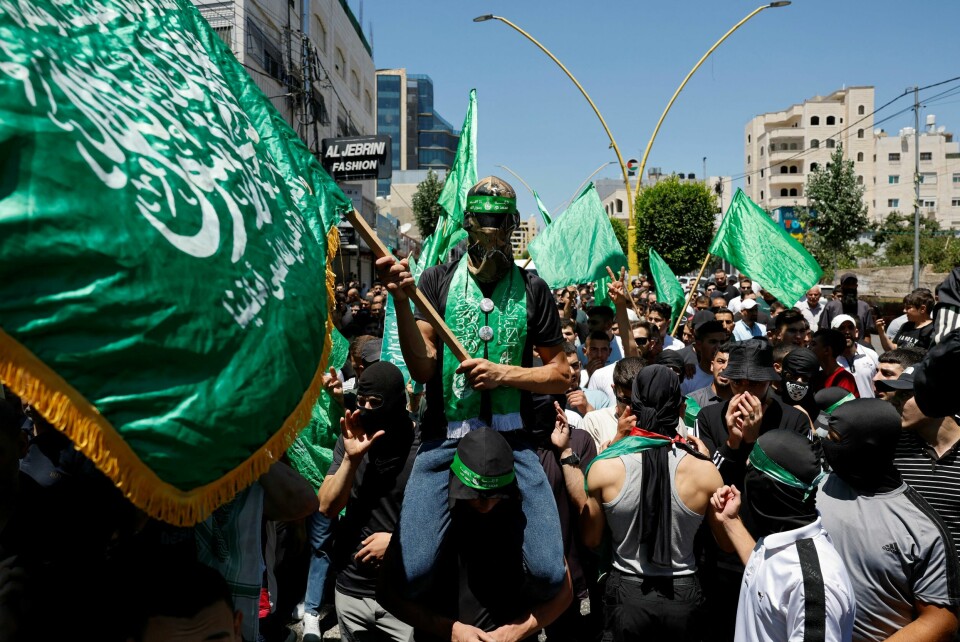 Palestinere protesterer i Hebron på den israelsk-okkuperte Vestbredden etter attentatet på Ismail Haniyeh i Iran, onsdag. Palestinere protesterer i Hebron på den israelsk-okkuperte Vestbredden etter attentatet på Ismail Haniyeh i Iran, onsdag.
