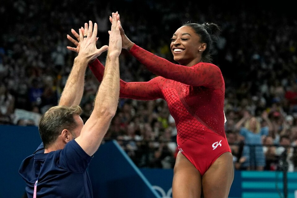 Simone Biles tok et nytt OL-gull da hun vant apparatfinalen i sprang lørdag. Simone Biles tok et nytt OL-gull da hun vant apparatfinalen i sprang lørdag. Foto: Francisco Seco, AP / NTB