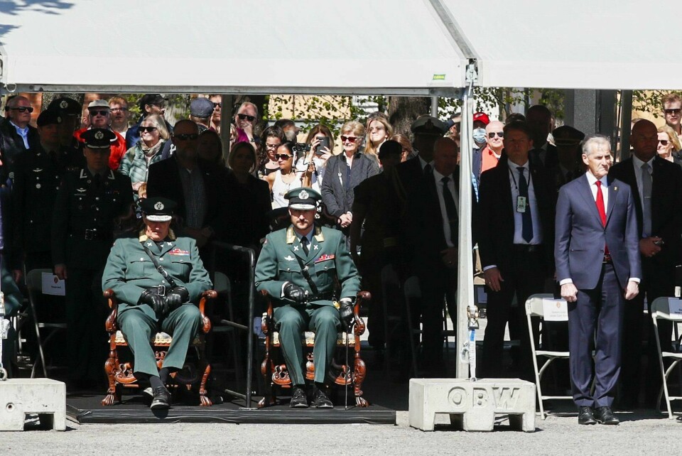 Kong Harald, Kronprins Haakon og Statsminister Jonas Gahr Støre under markeringen av Frigjøringsdagen 8. mai på Festningsplassen i Oslo. 8. mai
