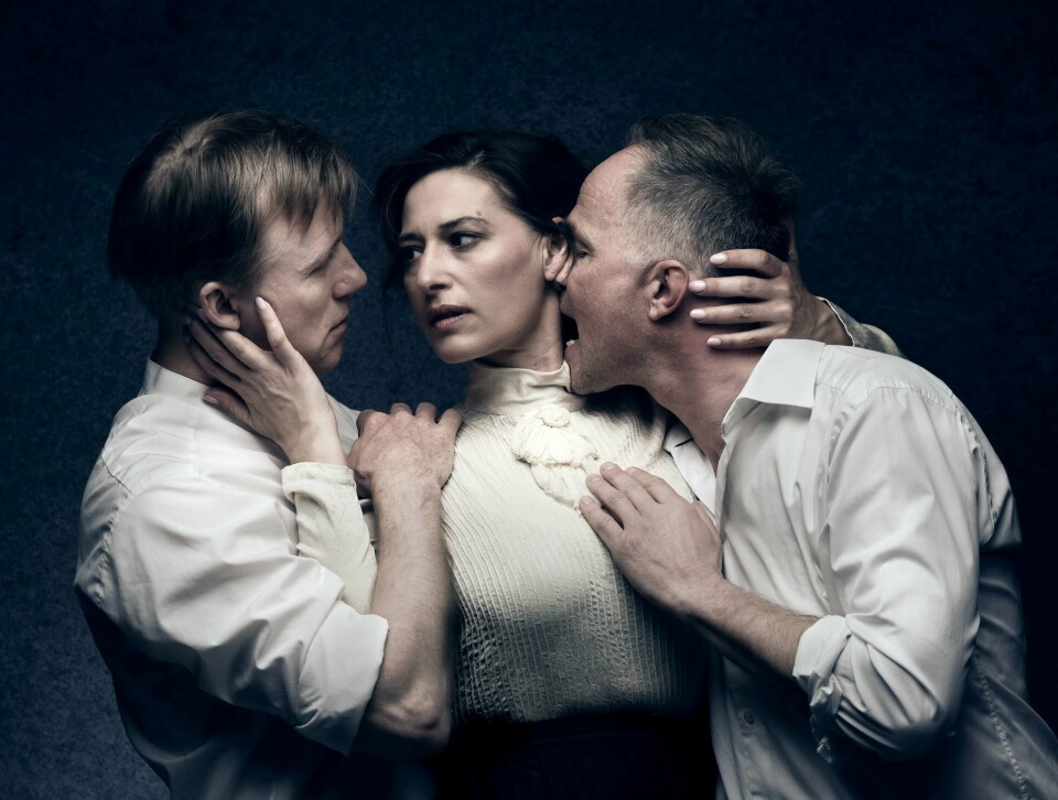Thorbjørn Harr, Pia Tjelta og Jon Øigarden i «Dødsdansen», som settes opp på Nationaltheatret til høsten. «Dødsdansen»