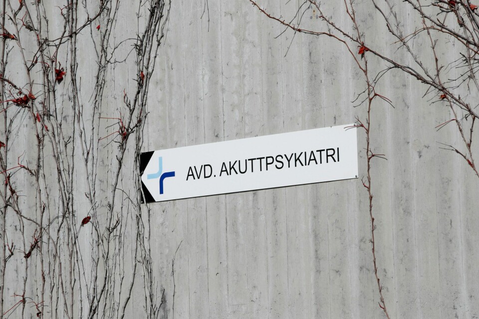Psykiatrien har i praksis mistet halvparten av sengekapasiteten de siste to tiårene. Samtidig har antall pasienter økt. Nå ønsker flere at det opprettes flere sengeplasser. Illustrasjonsfoto. Psykiatrien har i praksis mistet halvparten av sengekapasiteten de siste to tiårene. Samtidig har antall pasienter økt. Nå ønsker flere at det opprettes flere sengeplasser.Illustrasjonsfoto: Lise Åserud / NTB