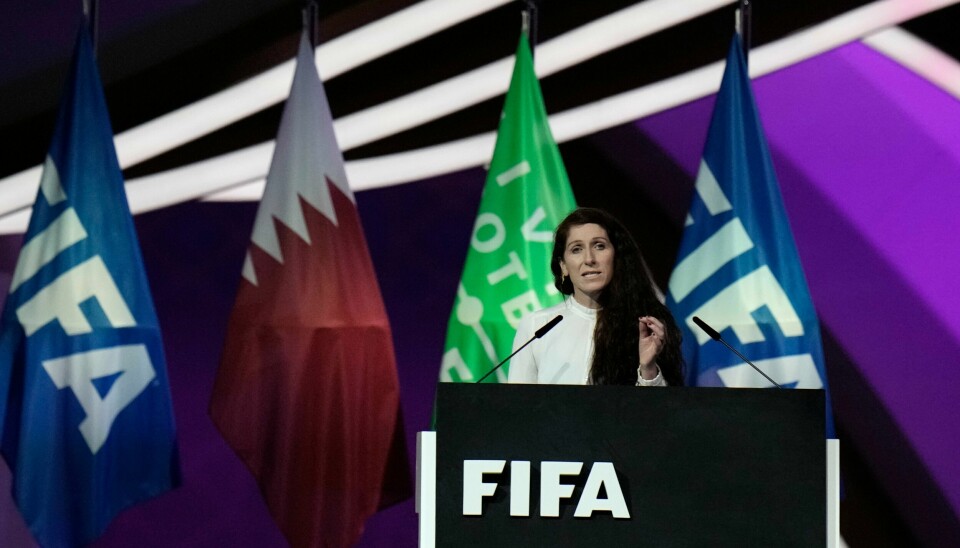 Lise Klaveness på talerstolen på Fifa-kongressen i Doha i Qatar torsdag. Lise Klaveness på talerstolen på Fifa-kongressen i Doha i Qatar torsdag.