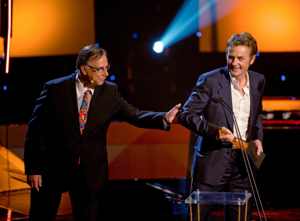 Den svenske journalisten, programlederen og skuespilleren Sven Melander er død. Her er han sammen med Fredrik Skavlan. Den svenske journalisten, programlederen og skuespilleren Sven Melander er død. Her er han sammen med Fredrik Skavlan.